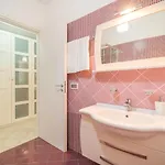 Queen's Bay Villa