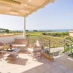Queen's Bay Villa *