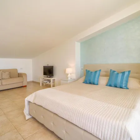 Villa Queen's Bay Porto Palo