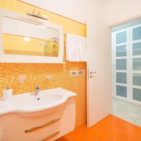 Villa Queen's Bay