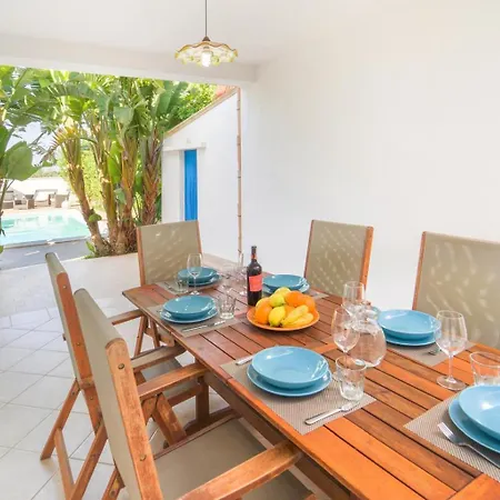Queen's Bay Villa