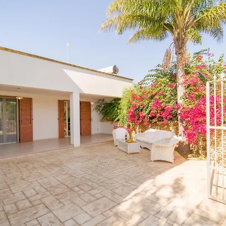 Queen's Bay Porto Palo