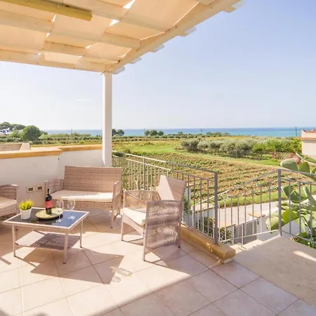 Queen's Bay Villa *