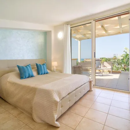 Villa Queen's Bay Porto Palo